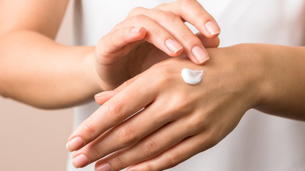 crème pour les mains pour peau sèche