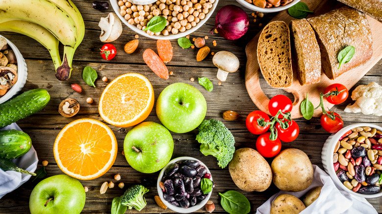 fruits, légumes et haricots