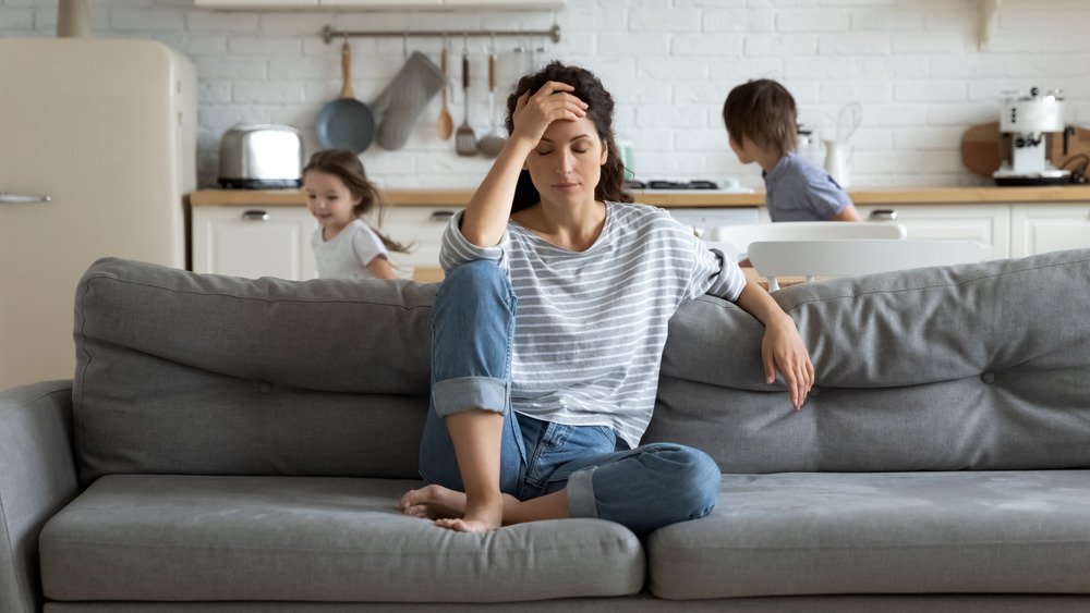 maman frustrée et fatiguée