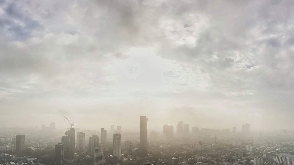 Vue de Bangkok montrant la pollution de l'air