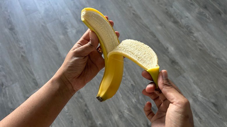 Peler une banane