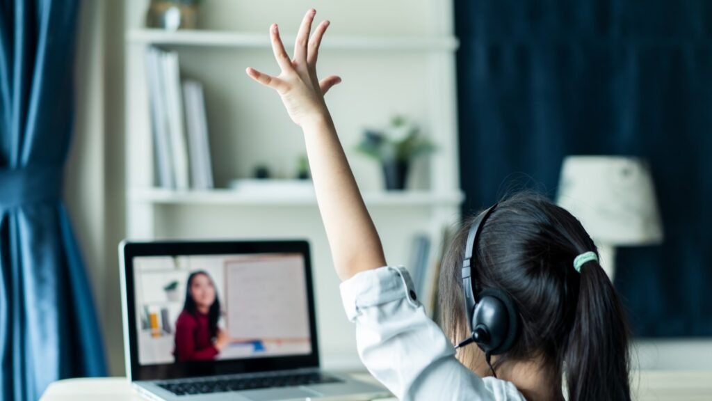 Il y a des avantages pour la santé mentale des enfants à ne pas utiliser les caméras pendant les cours sur Zoom