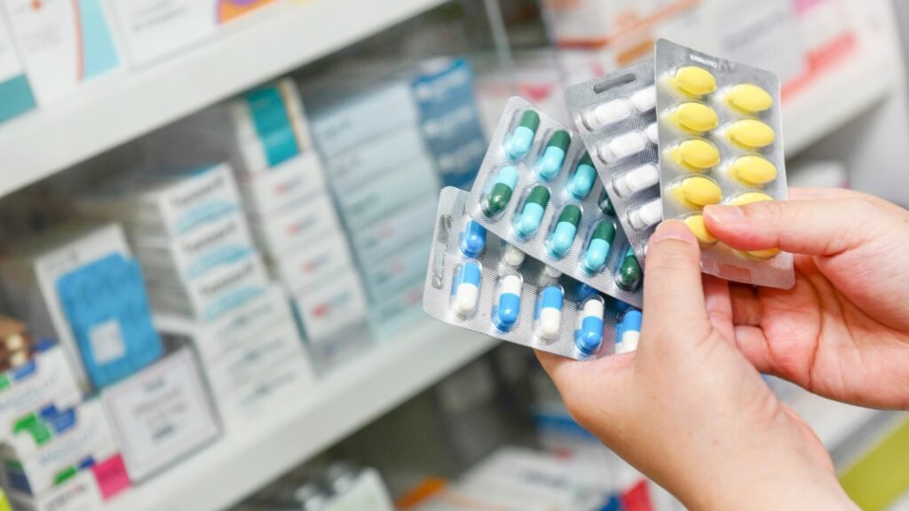 Voici ce dont vous avez besoin dans votre armoire à pharmacie avant l'hiver