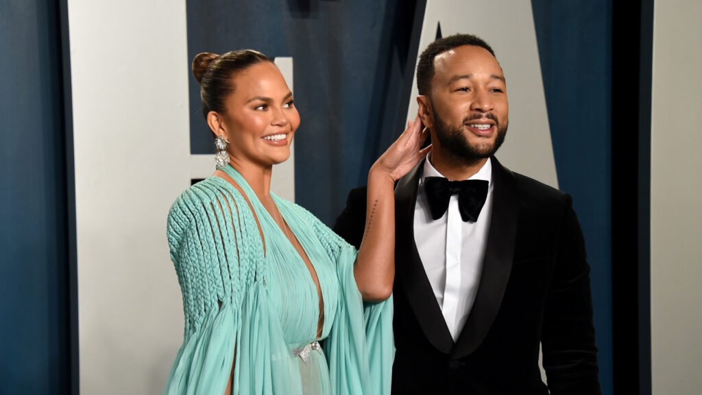 Le point de vue de Chrissy Teigen sur les préparations pour nourrissons fait beaucoup parler