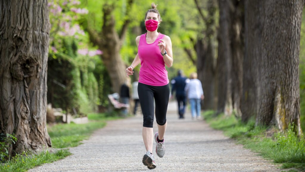 La vraie raison pour laquelle de plus en plus de gens méditent et font de l’exercice en plein air