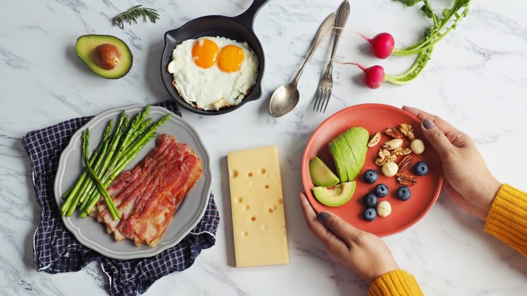 Régime pauvre en glucides ou pauvre en graisses : lequel est le meilleur pour vous ?