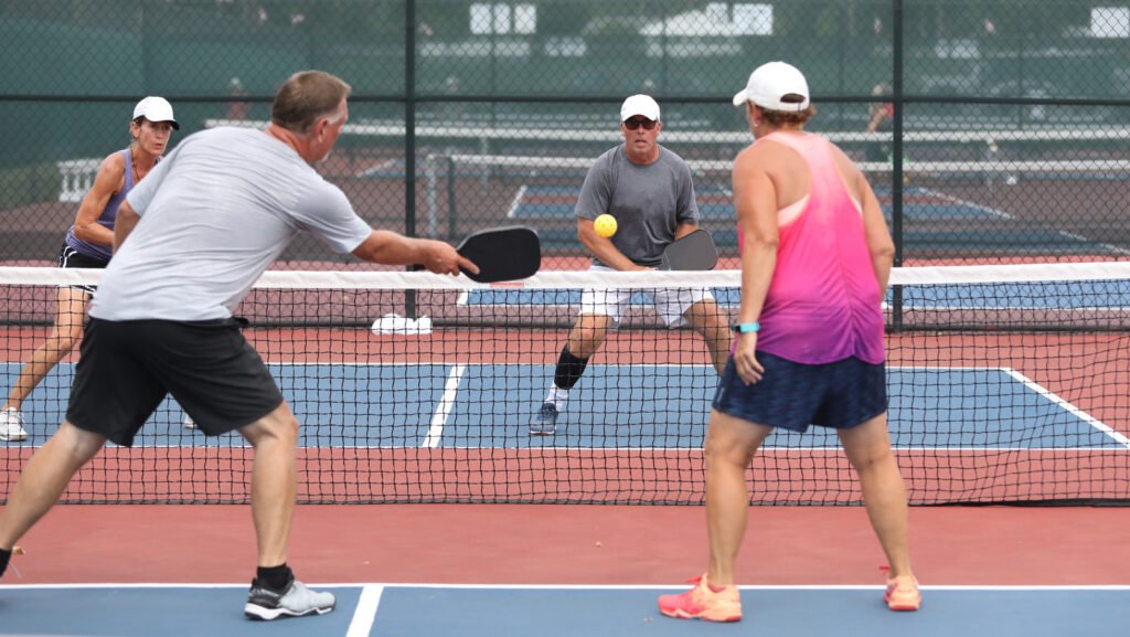 Qu’est-ce que le Pickleball et présente-t-il des avantages pour la santé ?